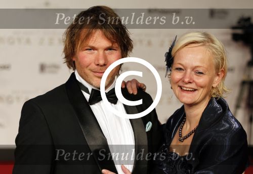 Amsterdam 21 november 2011
Premiere Nova Zembla in het RAI theater. De film is geregisseerd door Reinout Oerlemans en Robert de Hoog en Doutzen Kroes spelen de hoofdrollen.
Prinses Maxima en prins Wilem Alexander zijn de eregasten. Arjan Duine met partner
Peter Smulders bv