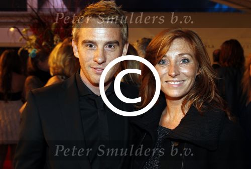 Amsterdam 21 november 2011
Premiere Nova Zembla in het RAI theater. De film is geregisseerd door Reinout Oerlemans en Robert de Hoog en Doutzen Kroes spelen de hoofdrollen.
Prinses Maxima en prins Wilem Alexander zijn de eregasten. Art Rooijakkers met vriendin
Peter Smulders bv