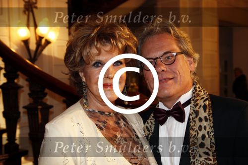Amsterdam 24 november 2011
Uitreiking Beau monde awards in het Amstel hotel. Astrid Engels met vriend
Peter Smulders bv