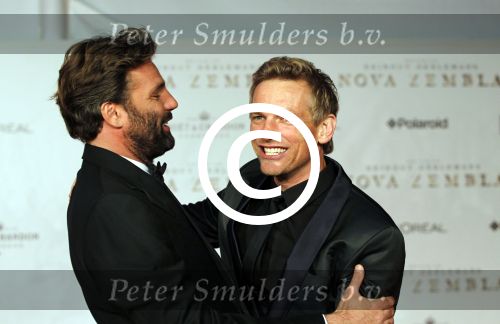 Amsterdam 21 november 2011
Premiere Nova Zembla in het RAI theater. De film is geregisseerd door Reinout Oerlemans en Robert de Hoog en Doutzen Kroes spelen de hoofdrollen.
Prinses Maxima en prins Wilem Alexander zijn de eregasten. Barry Atsma
Peter Smulders bv