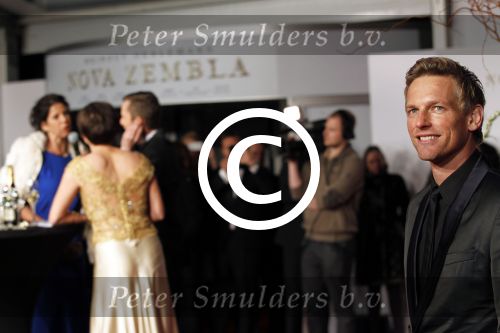 Amsterdam 21 november 2011
Premiere Nova Zembla in het RAI theater. De film is geregisseerd door Reinout Oerlemans en Robert de Hoog en Doutzen Kroes spelen de hoofdrollen.
Prinses Maxima en prins Wilem Alexander zijn de eregasten. Barry Atsma
Peter Smulders bv