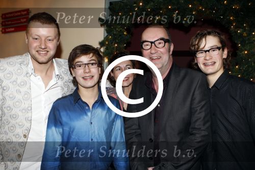 Amsterdam 22 december 2011
Premiere kerstcircus in carre. Bart Chabot met vrouw en zoons
Peter Smulders bv