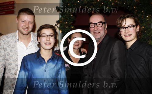 Amsterdam 22 december 2011
Premiere kerstcircus in carre. Bart Chabot met vrouw en zoons
Peter Smulders bv