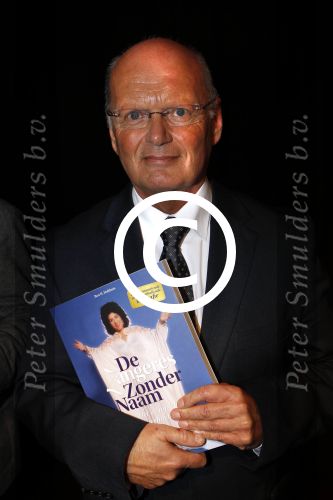 Hilversum 15 november 2011
Presentatie boek van de Zangeres zonder Naam geschreven door Ben Holthuis.
Peter Smulders bv
