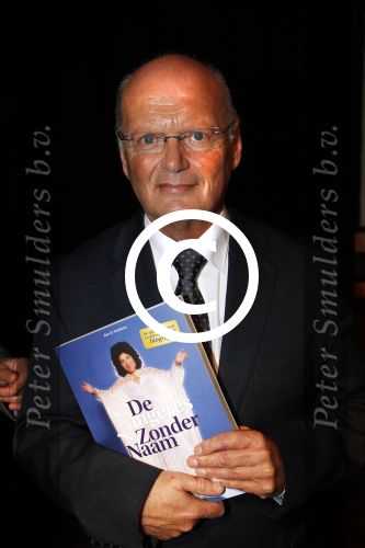 Hilversum 15 november 2011
Presentatie boek van de Zangeres zonder Naam geschreven door Ben Holthuis.
Peter Smulders bv