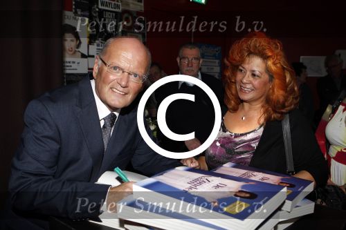 Hilversum 15 november 2011
Presentatie boek van de Zangeres zonder Naam geschreven door Ben Holthuis.
Peter Smulders bv