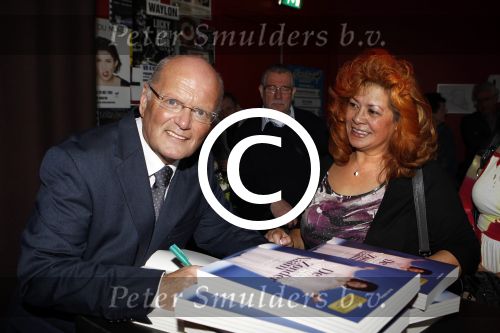 Hilversum 15 november 2011
Presentatie boek van de Zangeres zonder Naam geschreven door Ben Holthuis.
Peter Smulders bv
