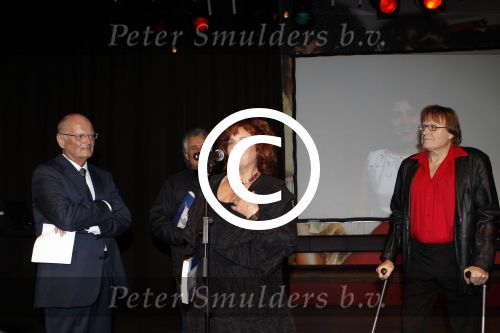 Hilversum 15 november 2011
Presentatie boek van de Zangeres zonder Naam geschreven door Ben Holthuis. Ben Adriaan Hoes Imca Marina en Herman Jongman
Peter Smulders bv