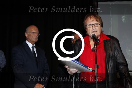 Hilversum 15 november 2011
Presentatie boek van de Zangeres zonder Naam geschreven door Ben Holthuis. Ben Adriaan Hoes Imca Marina en Herman Jongman
Peter Smulders bv