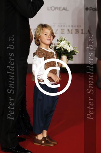 Amsterdam 21 november 2011
Premiere Nova Zembla in het RAI theater. De film is geregisseerd door Reinout Oerlemans en Robert de Hoog en Doutzen Kroes spelen de hoofdrollen.
Prinses Maxima en prins Wilem Alexander zijn de eregasten. Benjamin Oerlemans
Peter Smulders bv