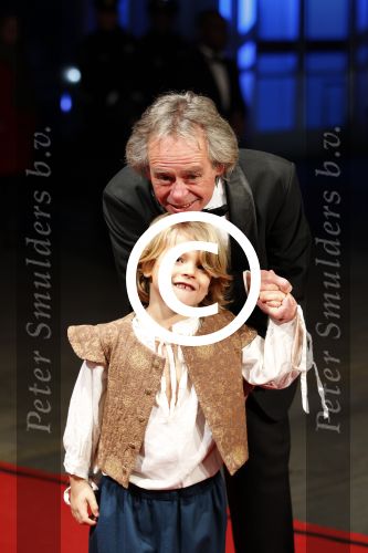 Amsterdam 21 november 2011
Premiere Nova Zembla in het RAI theater. De film is geregisseerd door Reinout Oerlemans en Robert de Hoog en Doutzen Kroes spelen de hoofdrollen.
Prinses Maxima en prins Wilem Alexander zijn de eregasten. Benjamin Oerlemans
Peter Smulders bv