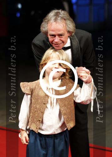 Amsterdam 21 november 2011
Premiere Nova Zembla in het RAI theater. De film is geregisseerd door Reinout Oerlemans en Robert de Hoog en Doutzen Kroes spelen de hoofdrollen.
Prinses Maxima en prins Wilem Alexander zijn de eregasten. Benjamin Oerlemans
Peter Smulders bv