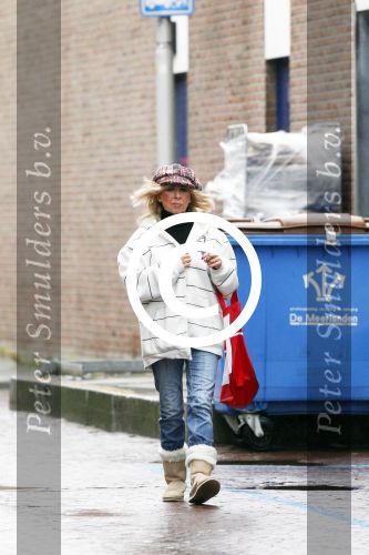 Aalsmeer 22 december 2011
Bonnie st Claire doet boodschappen.
Peter Smulders bv
