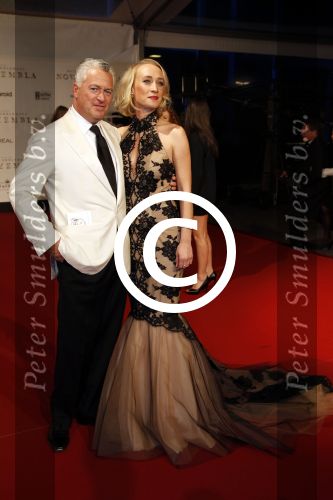Amsterdam 21 november 2011
Premiere Nova Zembla in het RAI theater. De film is geregisseerd door Reinout Oerlemans en Robert de Hoog en Doutzen Kroes spelen de hoofdrollen.
Prinses Maxima en prins Wilem Alexander zijn de eregasten. Bram Moszkovicz met vriendin Eva Jinek
Peter Smulders bv