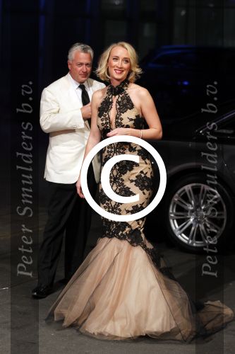 Amsterdam 21 november 2011
Premiere Nova Zembla in het RAI theater. De film is geregisseerd door Reinout Oerlemans en Robert de Hoog en Doutzen Kroes spelen de hoofdrollen.
Prinses Maxima en prins Wilem Alexander zijn de eregasten. Bram Moszkovicz met vriendin Eva Jinek
Peter Smulders bv