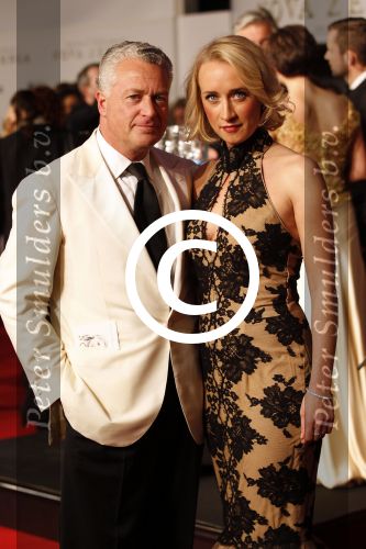 Amsterdam 21 november 2011
Premiere Nova Zembla in het RAI theater. De film is geregisseerd door Reinout Oerlemans en Robert de Hoog en Doutzen Kroes spelen de hoofdrollen.
Prinses Maxima en prins Wilem Alexander zijn de eregasten. Bram Moszkovicz met vriendin Eva Jinek
Peter Smulders bv