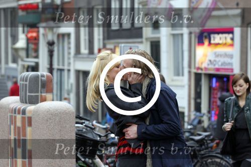 Amsterdam 6 november 201
Bridget Maasland viert haar verjaardag op de wallen bij chinees restaurant Oriental. Ook haar vriend Pieter v Schaijk is aanwezig
Peter Smulders bv
