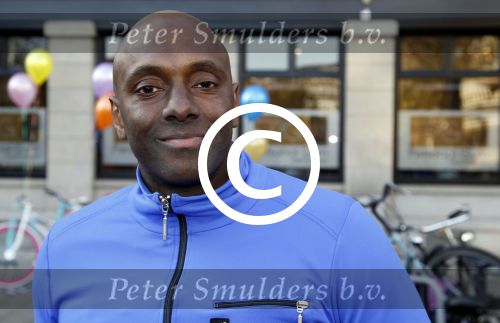 Amsterdam 28 november 2011
Opening sportschool Carlos Lens.
Peter Smulders bv