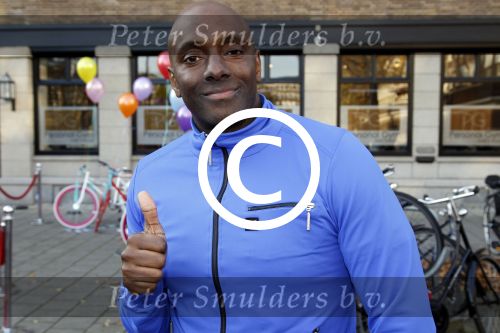 Amsterdam 28 november 2011
Opening sportschool Carlos Lens.
Peter Smulders bv