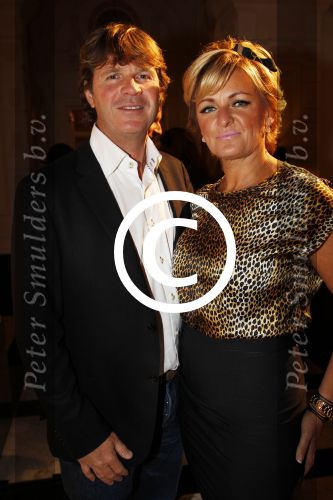 Amsterdam 24 november 2011
Uitreiking Beau monde awards in het Amstel hotel. Caroline Tensen met Peter Gallas en Lotte Wisse met vriend
Peter Smulders bv