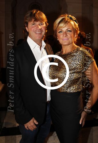 Amsterdam 24 november 2011
Uitreiking Beau monde awards in het Amstel hotel. Caroline Tensen met Peter Gallas en Lotte Wisse met vriend
Peter Smulders bv