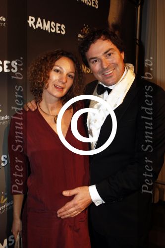 Den Haag 1 december 2011
Premiere Ramses in de schowburg van Den Haag. Casper Burgi met zwangere vrouw
Peter Smulders bv