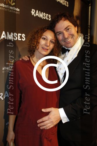 Den Haag 1 december 2011
Premiere Ramses in de schowburg van Den Haag. Casper Burgi met zwangere vrouw
Peter Smulders bv
