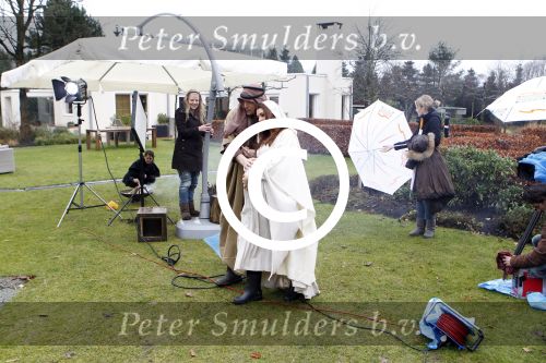 Eemnes 16 december 2011
Opnames voor kerstfilmpje van koffietijd met oa Quinty Trustfull Casper Burgi Pernille la Lau Bastiaan v Schaijk Martin gaus Lodewijk Hoekstra Job Nievaart Martin en edwin Smulders .
Peter Smulders bv