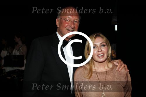 Amsterdam 21 november 2011
Premiere Nova Zembla in het RAI theater. De film is geregisseerd door Reinout Oerlemans en Robert de Hoog en Doutzen Kroes spelen de hoofdrollen.
Prinses Maxima en prins Wilem Alexander zijn de eregasten. Cees en Annita v d Hoeven
Peter Smulders bv
