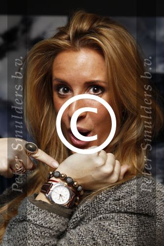 Huizen 22 december 2011
Presentatie LAF Femme in huis Eric Kuster. Chantal Bles met Nialaya armband
Peter Smulders bv