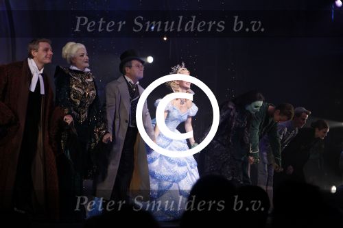 Scheveningen 6 november 2011
Premiere Wicked in het circustheater met in de hoofdrollen Chantal janzen Willemijn Verkaik  Jim Bakkum Bill v Dijk en div andere.
Peter Smulders bv
