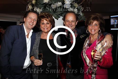 Blaricum 30 november 2011
Eduard Schaepman van Regus organiseert vastgoed borrel bij moeke spijstra. Christine Kroonenberg en Netty v d Veer
Peter Smulders bv