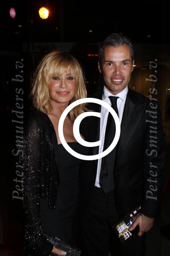 Rotterdam 1 november 2011
De gasten voor het concert van Lee Towers in ahoy. Connie Breukhoven met PA Edwin
Peter Smulders bv