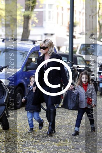 Amsterdam 2 november 2011
Connie Breukhoven met Soraiya en Semmy op de cornelis schuytstraat
Peter Smulders bv