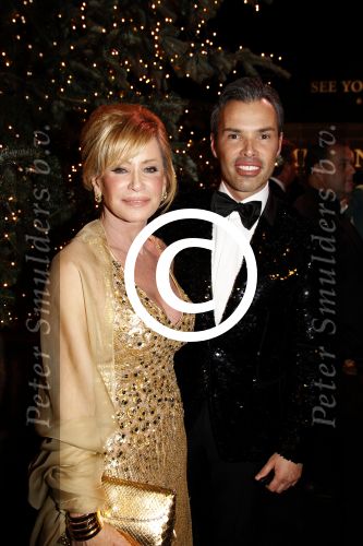 Amsterdam 8 december 2011
Openings en VIP avond van de miljonairfair in de RAI. Connie Breukhoven met PA Edwin
Peter Smulders bv