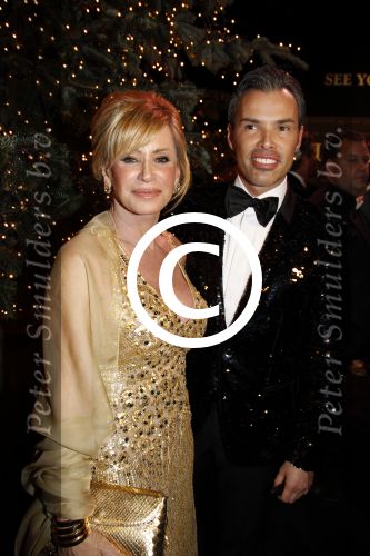 Amsterdam 8 december 2011
Openings en VIP avond van de miljonairfair in de RAI. Connie Breukhoven met PA Edwin
Peter Smulders bv