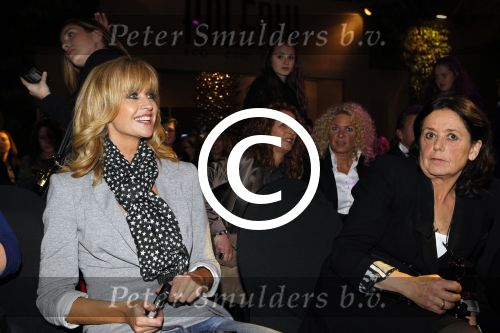 Amsterdam 9 december 2011
Modeshow op miljonair fair met div bn ers zoals Corry Konings Fajah Lourens Emma Krajicek Deckers Berber Esha Jansen Fabienne de Vries  en Britt DEkker. Daphne Deckers
Peter Smulders bv