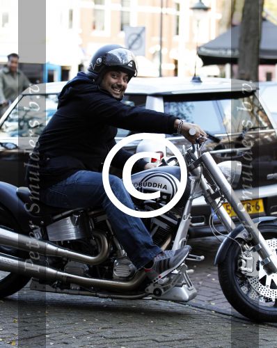 Amsterdam 4 november 2011
Dennis Rugenbregt op buddha to Buddha Harley Davidson.
Peter Smulders bv