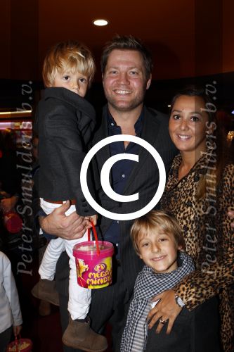 Haarlem 14 december 2011
Premiere mega mindy in bioscoop haarlem. Dennis v d Geest met vrouw en kinderen
Peter Smulders bv