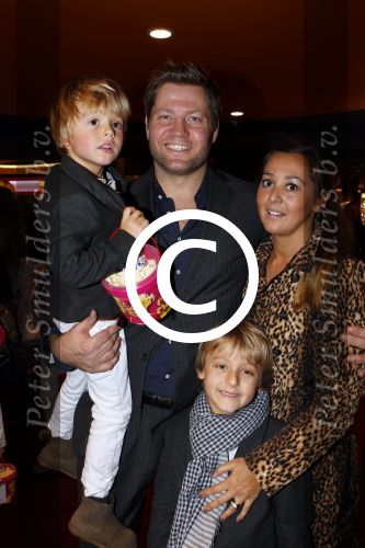 Haarlem 14 december 2011
Premiere mega mindy in bioscoop haarlem. Dennis v d Geest met vrouw en kinderen
Peter Smulders bv