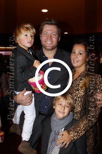 Haarlem 14 december 2011
Premiere mega mindy in bioscoop haarlem. Dennis v d Geest met vrouw en kinderen
Peter Smulders bv