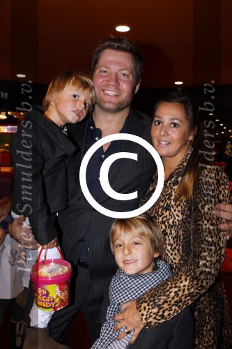 Haarlem 14 december 2011
Premiere mega mindy in bioscoop haarlem. Dennis v d Geest met vrouw en kinderen
Peter Smulders bv