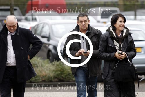 Amsterdam 21 december 2011
Crematie Olga Madsen op westgaarde. Dick Maas met vrouw en Felix Rothenberg
Peter Smulders bv