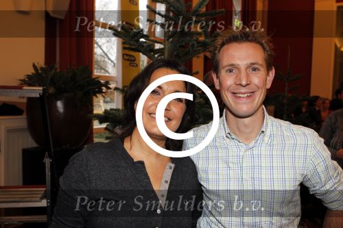 Amsterdam 8 december 2011
Bn ers tuigen kerstboom op voor het goede doel in artis. De aktie is mogelijk gemaakt door Sky radio. Dione de Graaff en Jochem Uytenhage
Peter Smulders bv