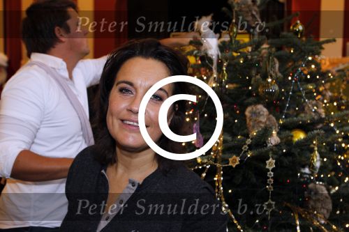 Amsterdam 8 december 2011
Bn ers tuigen kerstboom op voor het goede doel in artis. De aktie is mogelijk gemaakt door Sky radio. Dione de Graaff en Jochem Uytenhage
Peter Smulders bv