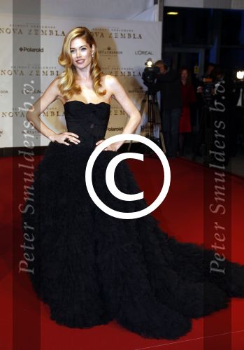 Amsterdam 21 november 2011
Premiere Nova Zembla in het RAI theater. De film is geregisseerd door Reinout Oerlemans en Robert de Hoog en Doutzen Kroes spelen de hoofdrollen.
Prinses Maxima en prins Wilem Alexander zijn de eregasten.Doutzen met man Sunnery James
Peter Smulders bv