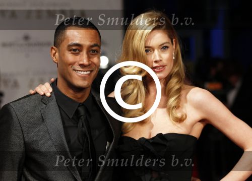 Amsterdam 21 november 2011
Premiere Nova Zembla in het RAI theater. De film is geregisseerd door Reinout Oerlemans en Robert de Hoog en Doutzen Kroes spelen de hoofdrollen.
Prinses Maxima en prins Wilem Alexander zijn de eregasten.Doutzen met man Sunnery James
Peter Smulders bv