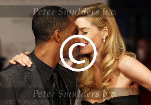 Amsterdam 21 november 2011
Premiere Nova Zembla in het RAI theater. De film is geregisseerd door Reinout Oerlemans en Robert de Hoog en Doutzen Kroes spelen de hoofdrollen.
Prinses Maxima en prins Wilem Alexander zijn de eregasten.Doutzen met man Sunnery James
Peter Smulders bv
