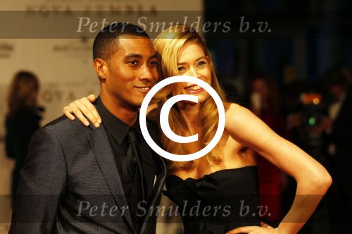 Amsterdam 21 november 2011
Premiere Nova Zembla in het RAI theater. De film is geregisseerd door Reinout Oerlemans en Robert de Hoog en Doutzen Kroes spelen de hoofdrollen.
Prinses Maxima en prins Wilem Alexander zijn de eregasten.Doutzen met man Sunnery James
Peter Smulders bv