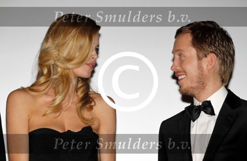 Amsterdam 21 november 2011
Premiere Nova Zembla in het RAI theater. De film is geregisseerd door Reinout Oerlemans en Robert de Hoog en Doutzen Kroes spelen de hoofdrollen.
Prinses Maxima en prins Wilem Alexander zijn de eregasten.
Peter Smulders bv